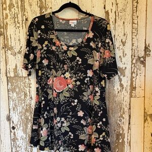 LuLaRoe Black Floral Short Sleeve Top